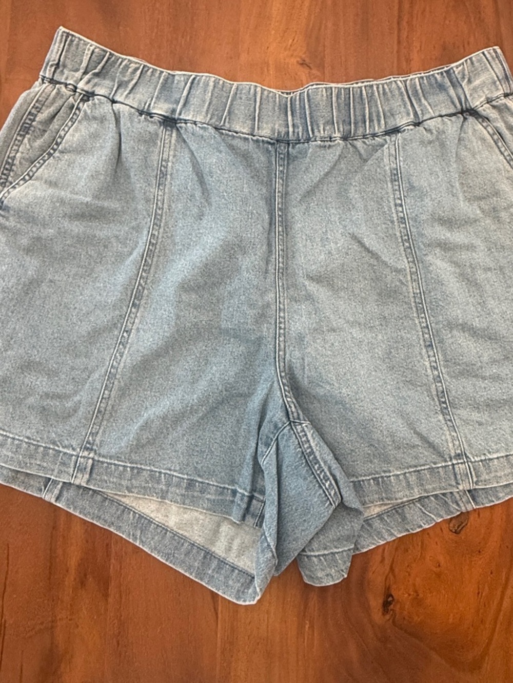 BNWT Madewell Pull On Light Denim Shorts - 1X